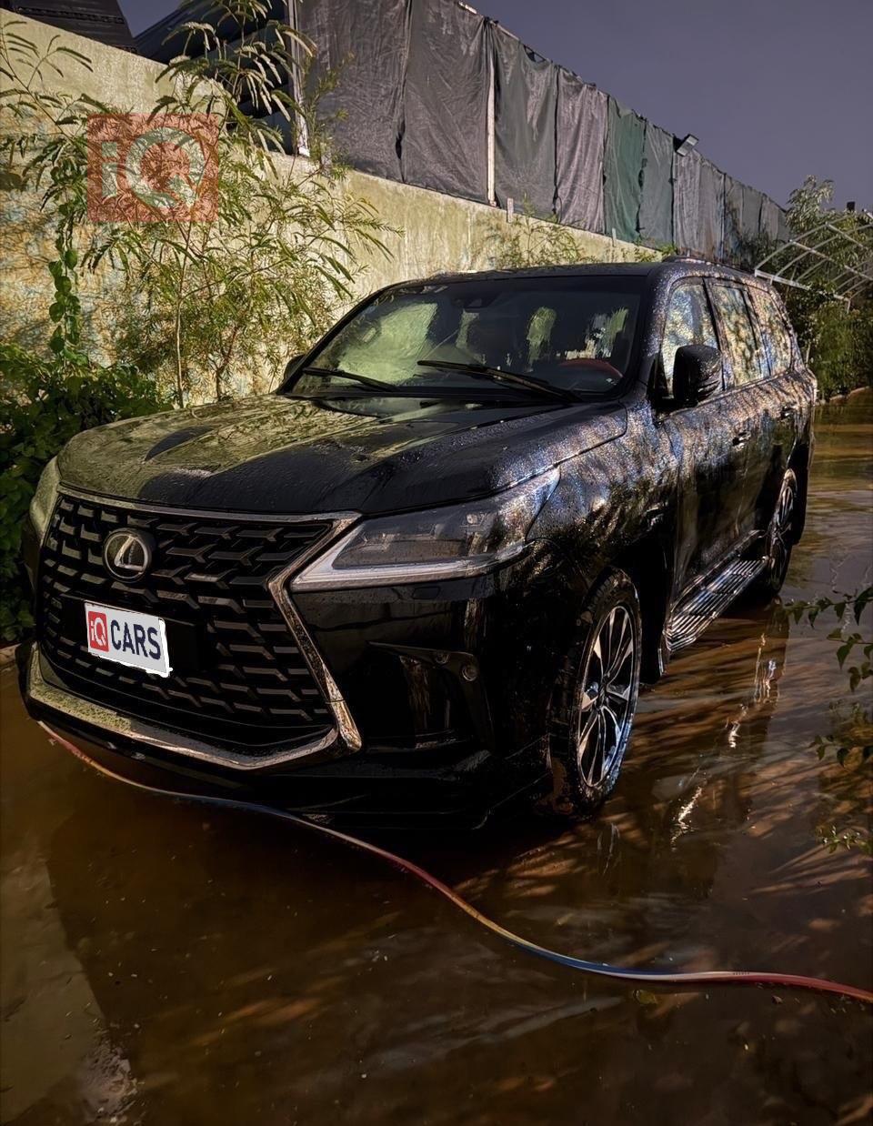 Lexus LX